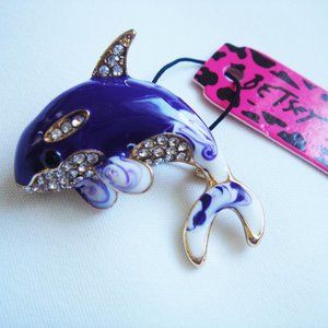 BETSEY JOHNSON  TINY PURPLE DOLPHIN  BROOCH